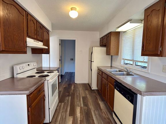 5th image of 105 Fox Creek Rd APT B