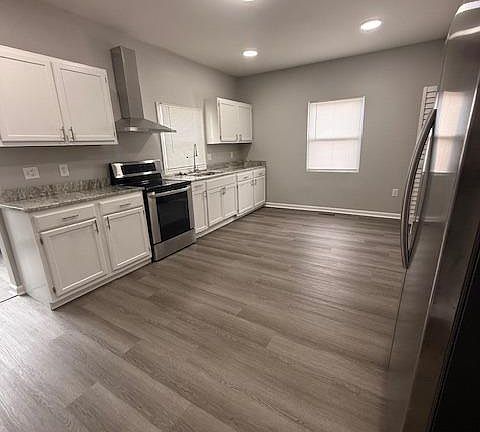 5th image of 133 Hamlin Ave