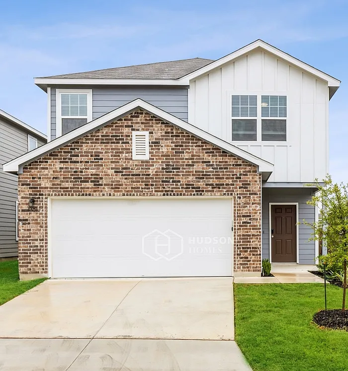 4 bed, 3.0 bath, 2252 sqft, $1,975 — Photo 1