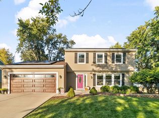 2148 Countryside Cir, Naperville, IL 60565