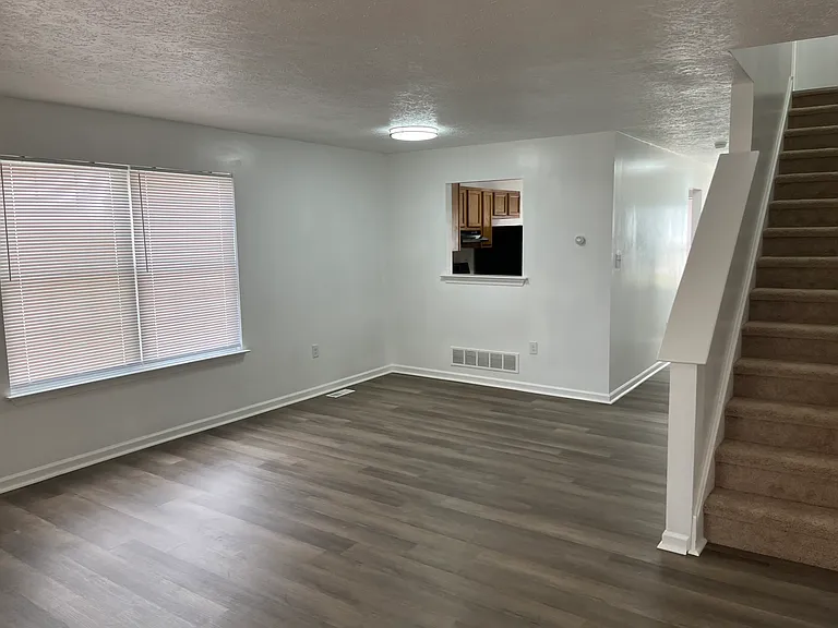 102 Gateway Dr — Photo 30