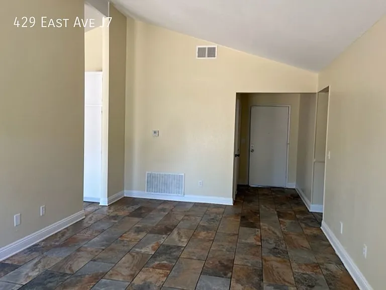 429 E Avenue J7 — Photo 6