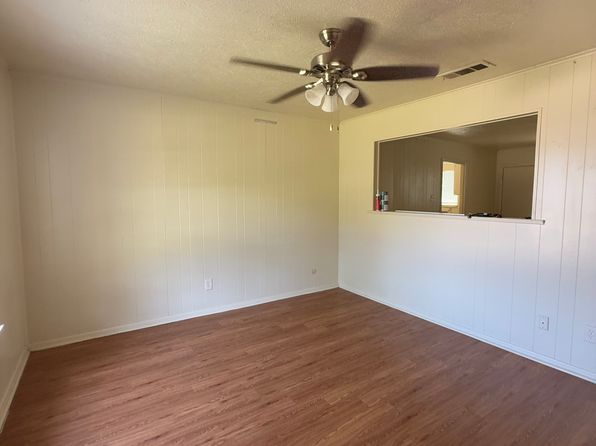 3493 Country Club Rd