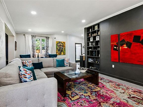 3rd image of 9209 Melrose Ln