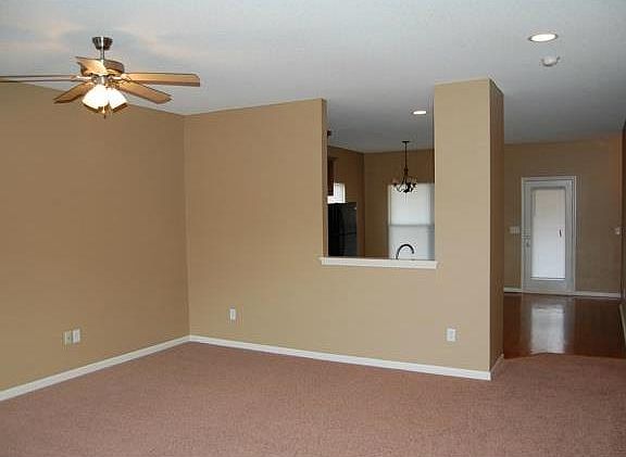3rd image of 3313 N 103rd Ct