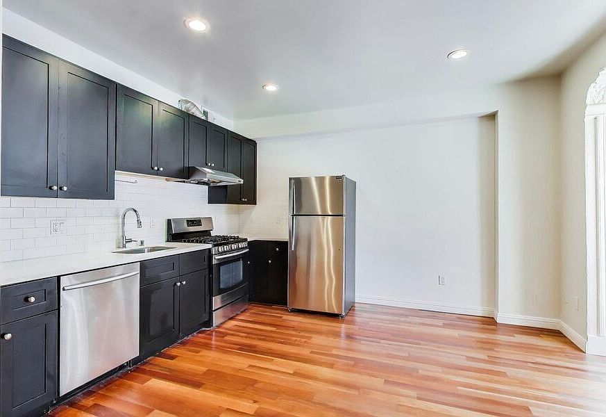 1st image of 169 Fair Oaks St APT 1