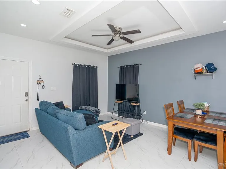 422 W Chavez St #2 — Photo 2