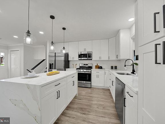 4th image of 3808 Perryhurst Pl