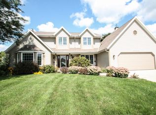 N59W23806 Clover Dr, Sussex, WI 53089