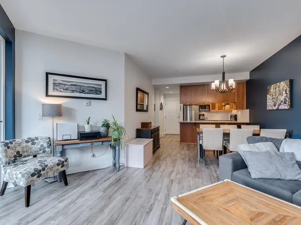 15368 16a Ave #307, Surrey, BC V4A 1S9