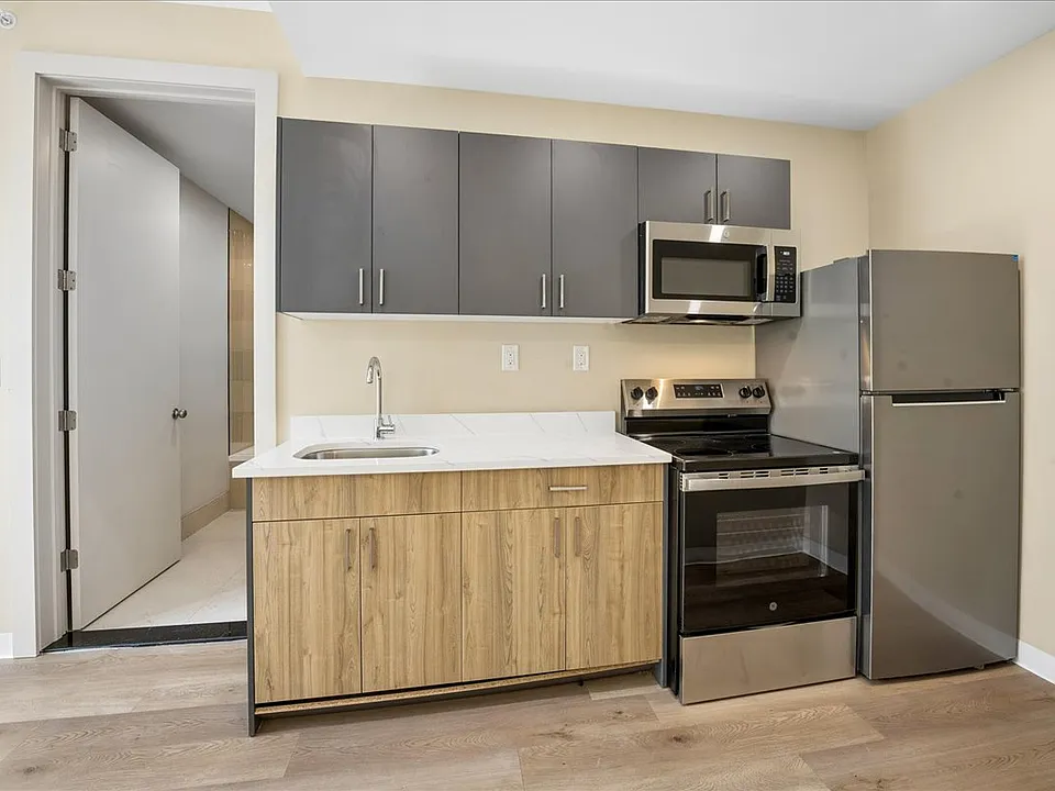 1405 Vyse Ave #7B