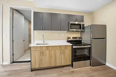 1405 Vyse Avenue, #7B