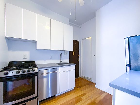 4th image of 202 1st Ave APT 6