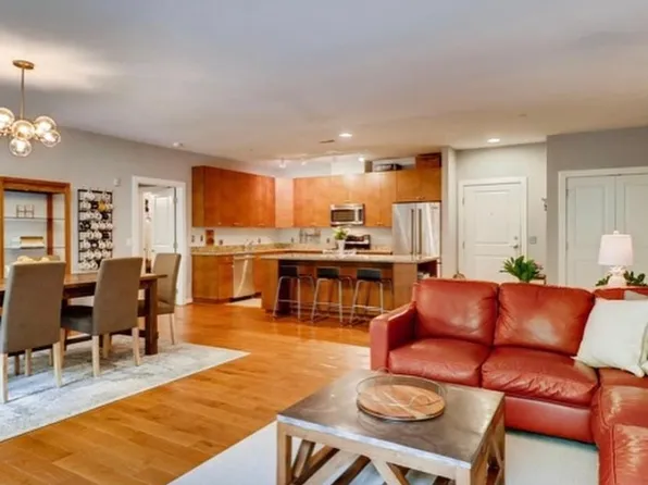 2007 Clipper Park Rd Unit 220, Baltimore, MD 21211