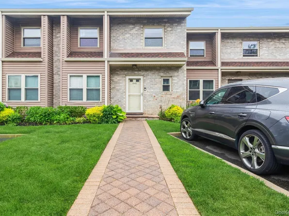 2845 Nicole Court, Oceanside, NY 11572