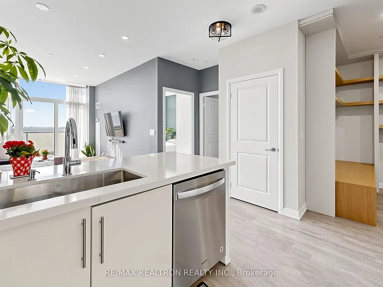 65 Oneida Cres #Penthouse 06 — Photo 20