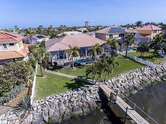 5th image of 303 Sanibel Way