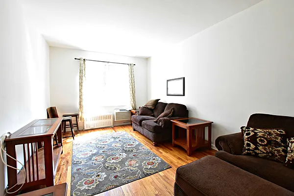 Rented by Bold New York | media 17