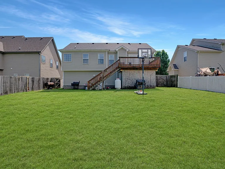 1213 Chinook Cir — Photo 26
