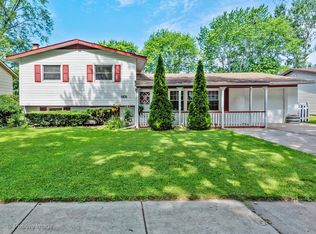 6838 Glenwood Ln, Hanover Park, IL 60133