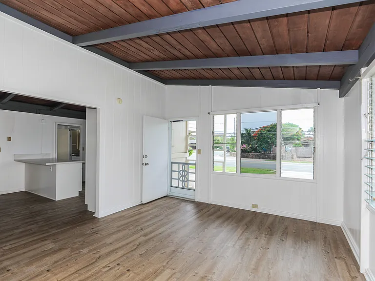 613 Papalani St — Photo 2