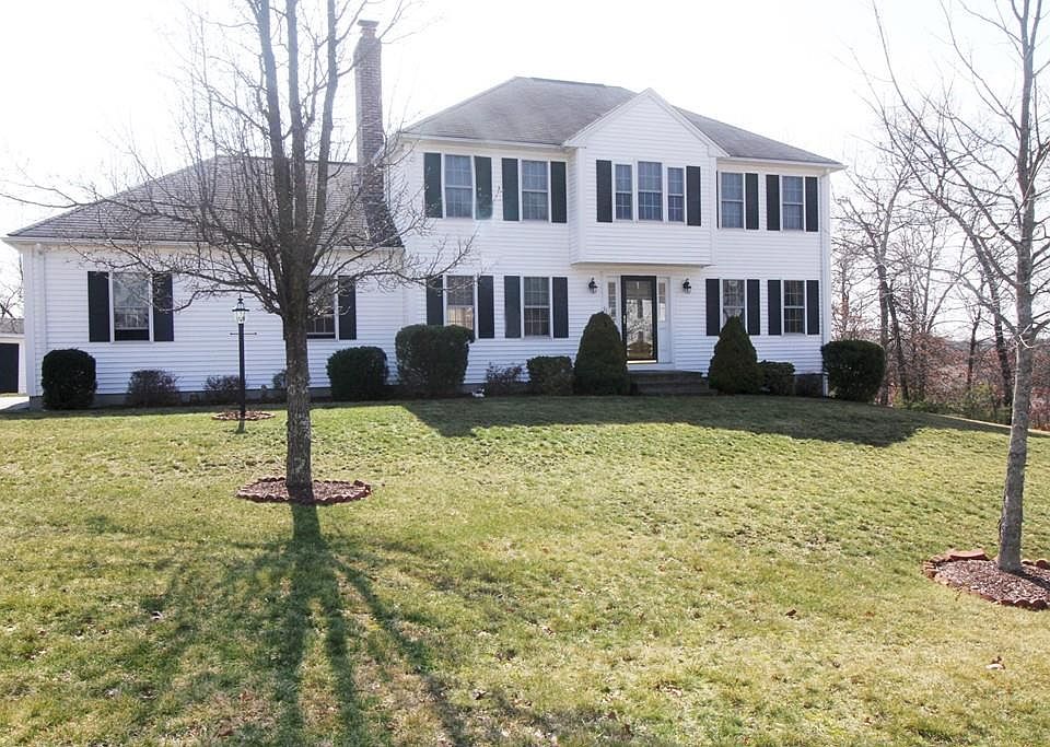 1st image of 11 Wisteria Dr