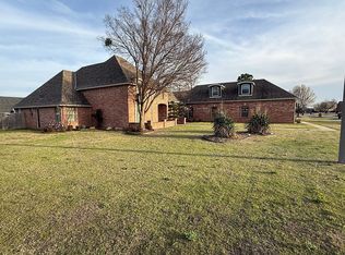 4100 Hidden Lake Cir, Moore, OK 73160