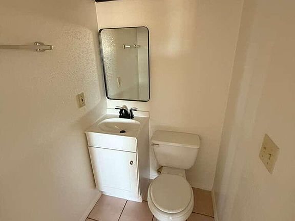 5th image of 710 E 17th St APT D