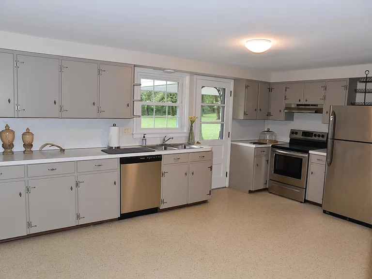 5770 Silo Hill Rd — Photo 6