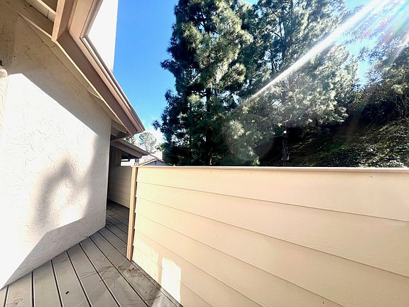 5th image of 4553 Chateau Dr #1