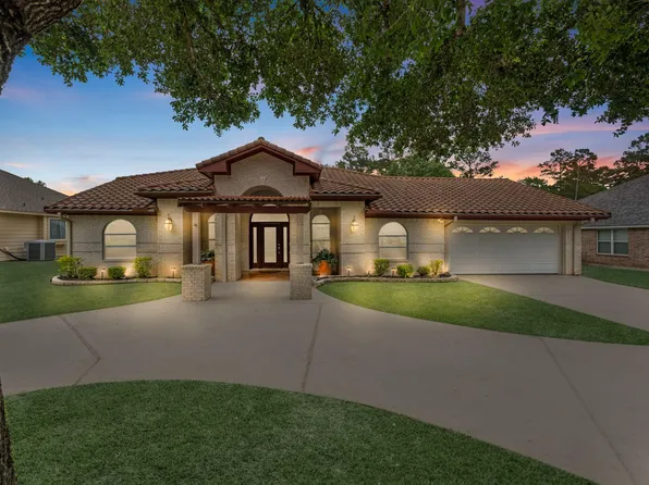 12009 Mustang Ave, Willis, TX 77378