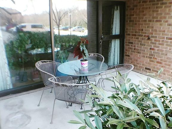 3rd image of 11423 Commonwealth Dr APT T1