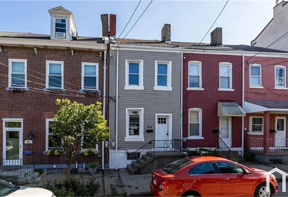 3rd image of 363 44th St