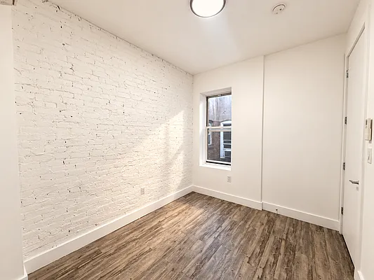 Bedroom, photo 6