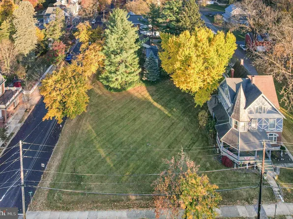 617 S Hanover St, Carlisle, PA 17013