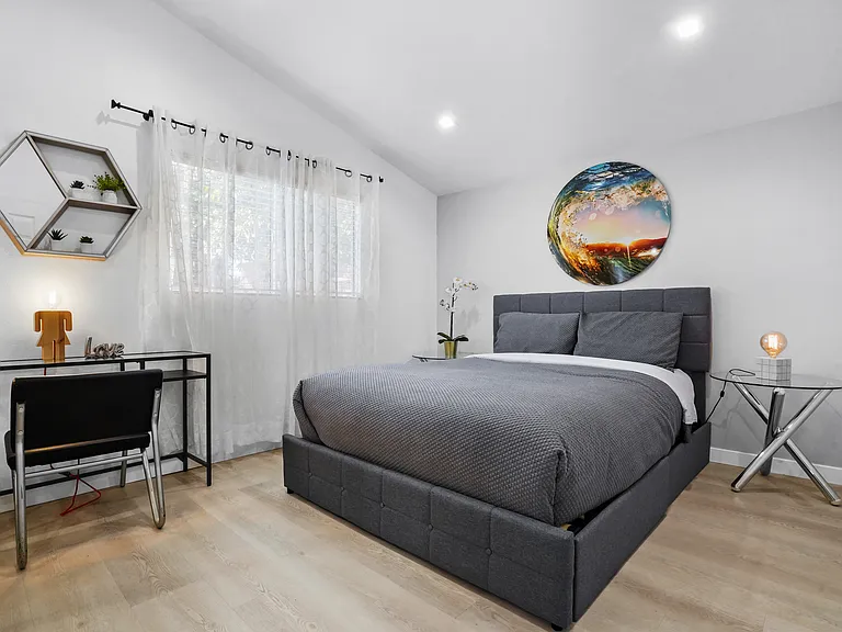 390 Bedford Pl — Photo 28