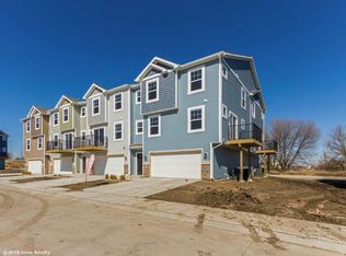 225 Red Oak Ct, Norwalk, IA 50211