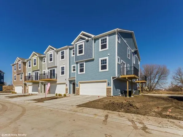 229 Red Oak Ct, Norwalk, IA 50211