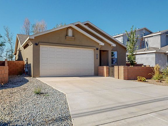 2nd image of 225 Piedra Lisa Dr NE
