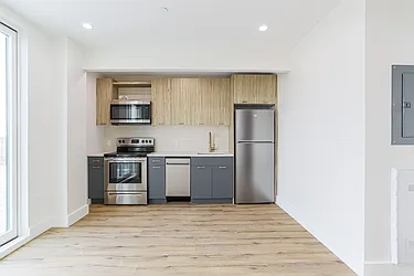 3421 Glenwood Road, #7I