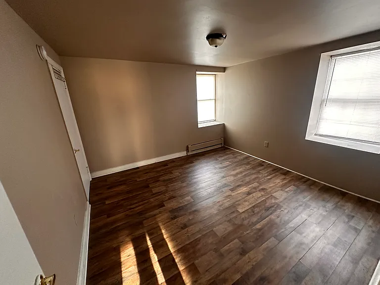 4334 Penn St #2 — Photo 3