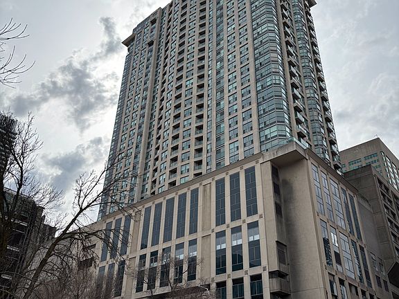 2nd image of 8 Park Rd #3011