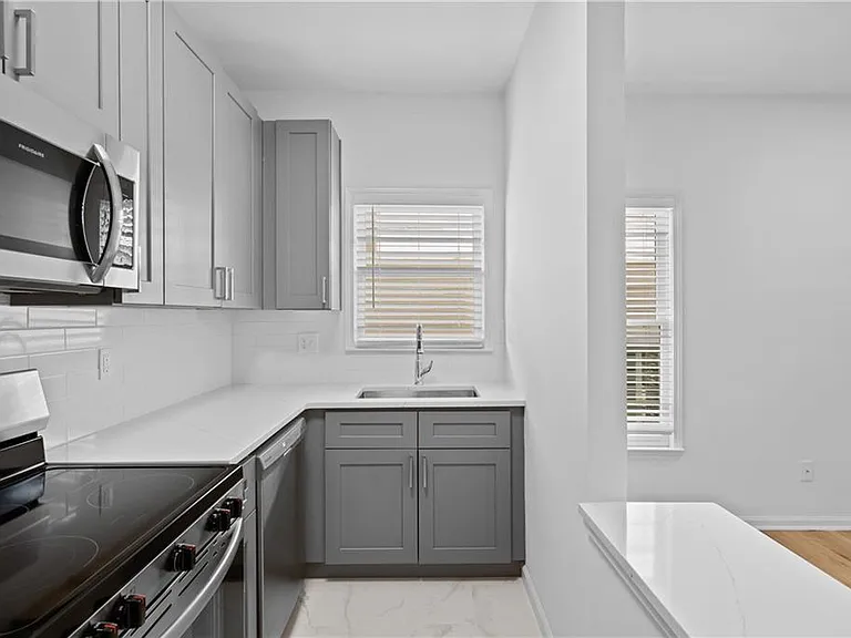 567 Winton Ter NE #D — Photo 8