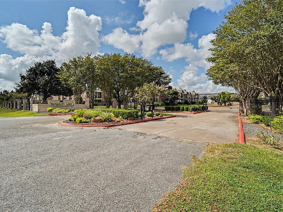 18800 Egret Bay Blvd #609
