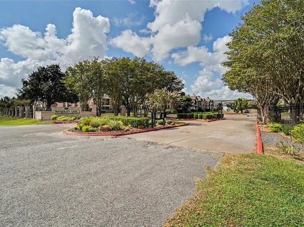 18800 Egret Bay Blvd APT 609, Houston, TX 77058
