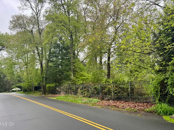 82 Zaccheus Mead Ln, Greenwich, CT 06831