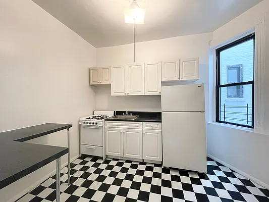 Rented by Spire Group | media 13