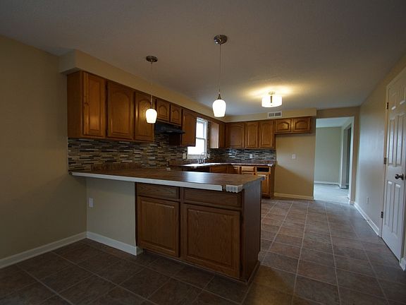 3rd image of 5722 Monarch Dr