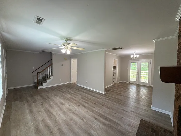 4 bed, 2.5 bath, 1509 sqft, $2,100 — Photo 3
