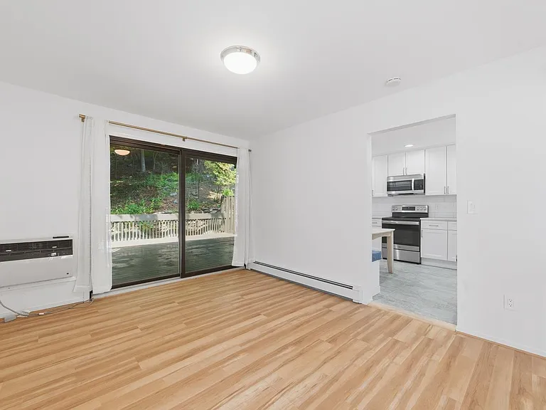 104 Ogden Ave #104 — Photo 8